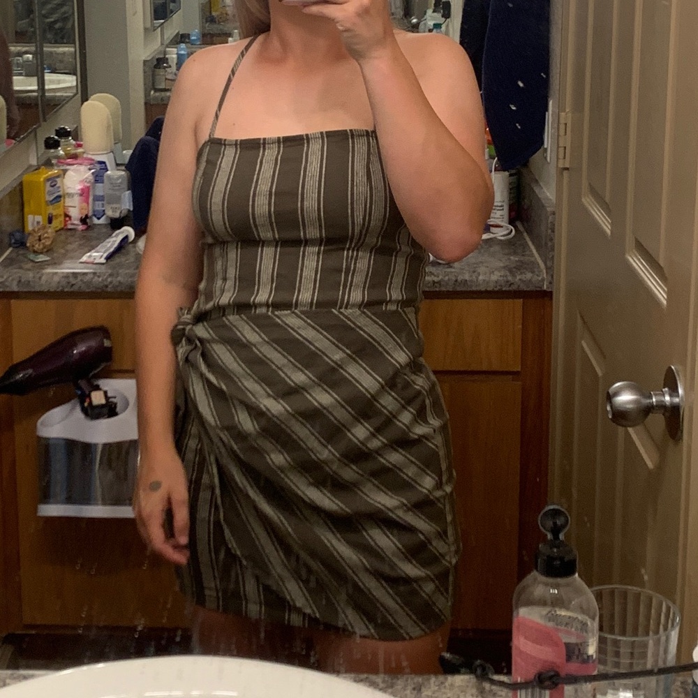 Dress - Picture 3 of 3